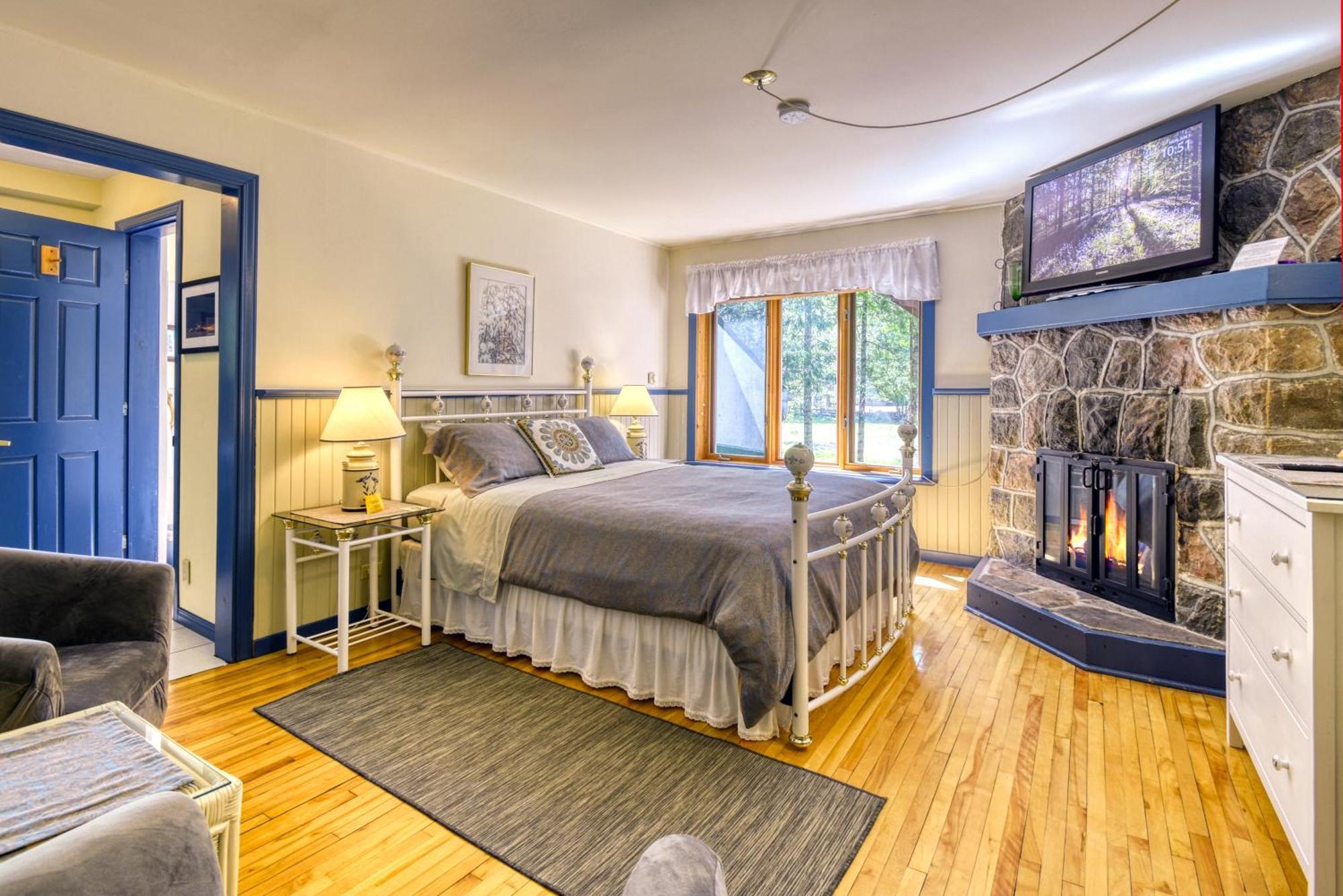 Auberge Le Lupin-Self Check-In Mont-Tremblant Exterior foto